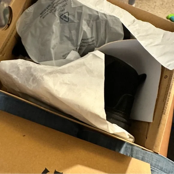 UGG 
Toddlers' Neumel EZ-Fit Chukka - Picture 6 of 7